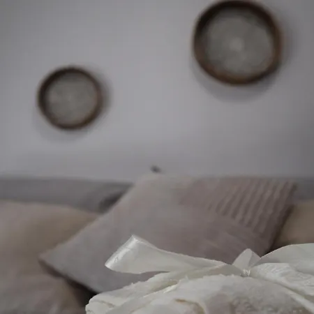 Beautiful Sweet Brown In The Center Apartamento Loutráki