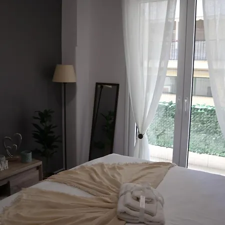 Beautiful Sweet Brown In The Center Loutráki