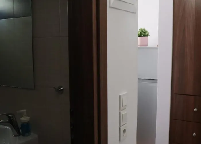 Beautiful Sweet Brown In The Center * 루트라키