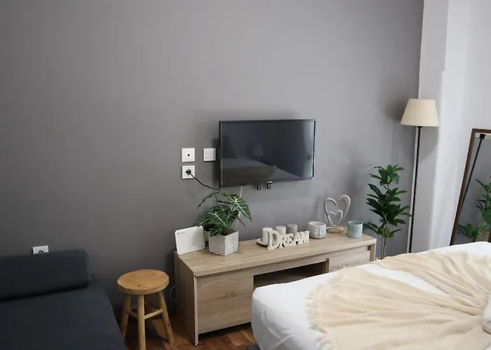 Beautiful Sweet Brown In The Center 루트라키