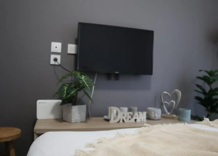 Apartamento Beautiful Sweet Brown In The Center Loutráki